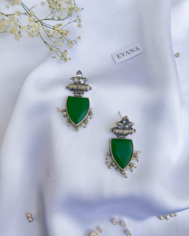 Iiana Earrings Green & White