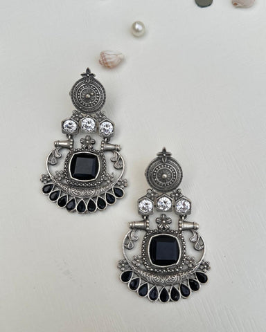 Liana Earrings Black