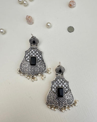 Miana Earrings Black