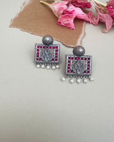 Oiana Earrings Mehroon